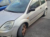 Begagnad Ford Fiesta Zetec 75 HK (55 kW) 2004 Halvkombi