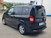 Usata Ford Tourneo Courier S 101 CV (74 kW) 2019 Nero Monovolume