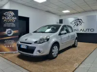 Usata Renault Clio II Dynamique 72 CV (52 kW) 2009 Grigio Berlina