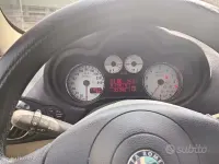 Usata Alfa Romeo 147 120 CV (88 kW) 2007 Nero Utilitaria