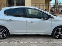 Usata Peugeot 208 GT-line 120 CV (88 kW) 2016 Utilitaria