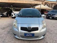 Usata Toyota Yaris Sol 90 CV (66 kW) 2008 Argento Berlina