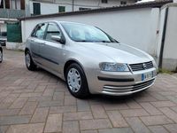 Usata Fiat Stilo Active 103 CV (75 kW) 2002 Oro Berlina
