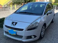 Usata Peugeot 5008 Business-Line 114 CV (83 kW) 2013 Bianco Monovolume
