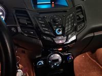 Usata Ford Fiesta Titanium 97 CV (71 kW) 2014 Bianco Utilitaria