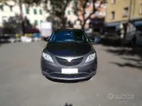 Usata Lancia Ypsilon Gold 69 CV (50 kW) 2016 Grigio Utilitaria