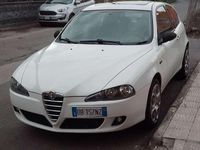Usata Alfa Romeo 147 Exclusive 120 CV (88 kW) 2006 Bianco Utilitaria