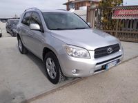 usata Toyota RAV4 RAV 42.2 d-4d Luxury 136cv