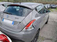 Usata Lancia Ypsilon Silver 69 CV (50 kW) 2023 Grigio pietra Utilitaria