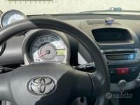 Usado Toyota Aygo 68 HP (50 kW) 2006 Preto Citadino