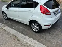 Usata Ford Fiesta Titanium 82 CV (60 kW) 2011 Bianco Berlina