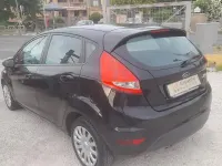 Usata Ford Fiesta 82 CV (60 kW) 2010 Nero Berlina