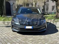 Usata Skoda Superb 156 CV (114 kW) 2021 Grigio scuro Station wagon
