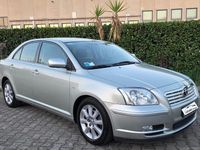 Usata Toyota Avensis 129 CV (94 kW) 2004 Grigio Berlina