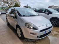 Usata Fiat Punto Lounge 77 CV (56 kW) 2016 Grigio Berlina