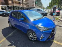 Usata Toyota Yaris Hybrid Active 73 CV (53 kW) 2017 Blu/azzurro Berlina