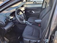 Ny Toyota Yaris Hybrid Active 116 HK (85 kW) 2025 Grå Sedan