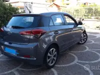 Usata Hyundai i20 Comfort 75 CV (55 kW) 2017 Grigio Berlina