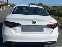 Usata Alfa Romeo Giulia 150 CV (110 kW) 2017 Bianco Berlina