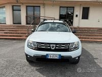 Usata Dacia Duster Lauréate 110 CV (80 kW) 2015 Bianco SUV