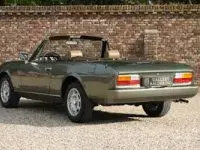 Käytetty Peugeot 504 105 HP (77 kW) 1981 Vihreä Avoauto