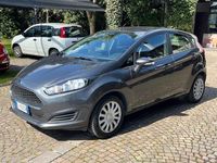 Usata Ford Fiesta 75 CV (55 kW) 2017 Grigio Berlina