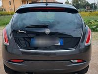 Usata Lancia Delta 120 CV (88 kW) 2011 Grigio Utilitaria