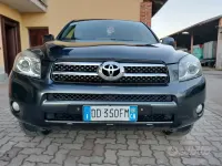 Usata Toyota RAV4 177 CV (130 kW) 2006 Grigio SUV