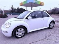 Usata VW New Beetle 89 CV (65 kW) 2001 Bianco Utilitaria