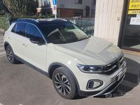 Usata VW T-Roc R-line 150 CV (110 kW) 2023 Bianco SUV
