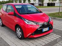 Usado Toyota Aygo 69 HP (50 kW) 2016 Vermelho Citadino