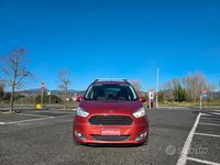 Usata Ford Tourneo Courier 95 CV (69 kW) 2015 Rosso Monovolume