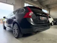 Usata Volvo V60 Summum 163 CV (119 kW) 2011 Grigio Station wagon