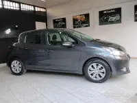 Usata Peugeot 208 68 CV (50 kW) 2015 Grigio Utilitaria