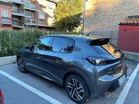 Usata Peugeot 208 Allure 101 CV (74 kW) 2023 Grigio Utilitaria