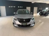 Usata Peugeot 2008 Active 110 CV (80 kW) 2021 Grigio SUV