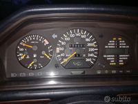 Usata Mercedes E300 220 CV (161 kW) 1990 Nero Coupé