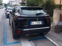 Usata Peugeot 2008 Allure 131 CV (96 kW) 2020 Nero SUV