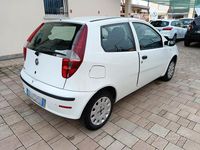 Usata Fiat Punto Active 60 CV (44 kW) 2009 Bianco Utilitaria