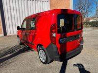 Usata Fiat Doblò 105 CV (77 kW) 2011 Rosso Monovolume