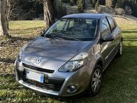 Usata Renault Clio II Dynamique 75 CV (55 kW) 2009 Grigio Berlina