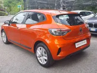 Usata Renault Clio V Evolution 67 CV (49 kW) 2024 Arancione Berlina