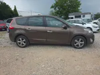 Usata Renault Scenic E-Tech Luxe 131 CV (96 kW) 2011 Marrone Monovolume