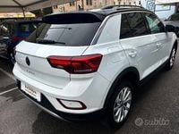 Usata VW T-Roc Life 110 CV (80 kW) 2023 Bianco SUV