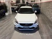 Usata Volvo V40 R-Design 120 CV (88 kW) 2018 Bianco Berlina