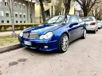 Usata Mercedes C200 Elegance 122 CV (89 kW) 2005 Blu Coupé