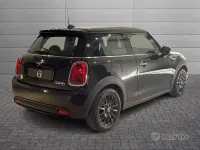 Usata Mini Cooper 75 kW (102 CV) 2022 Nero Utilitaria