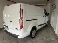 Usata Ford Transit Custom Trend 131 CV (96 kW) 2023 Bianco pastello Berlina