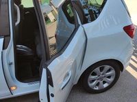 Usata Opel Meriva 100 CV (73 kW) 2010 Bianco Monovolume