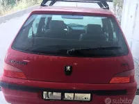 Usata Peugeot 106 57 CV (41 kW) 1997 Rosso Utilitaria